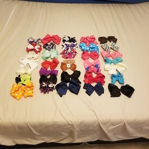 Lot of 35 girls hair bows.